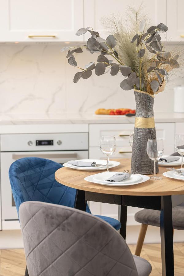 Beautiful One Bedroom Apartment Zamkowa By Rent Like Home Gdańsk Exteriör bild
